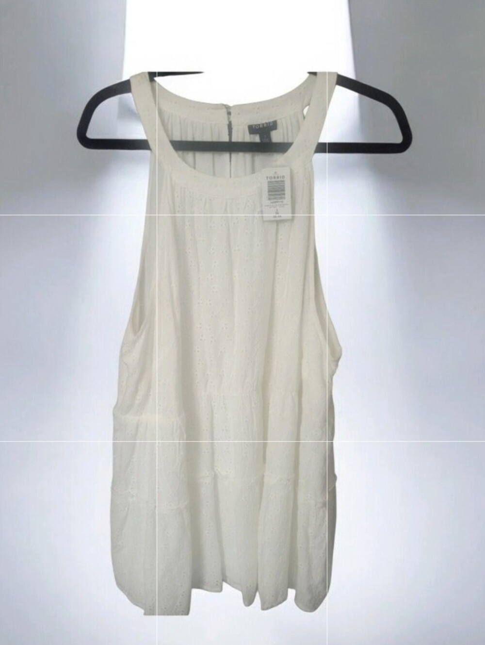 New Torrid White Halter Babydoll Sleeveless Top Embroidery Eyelet Size 3X, 22~24